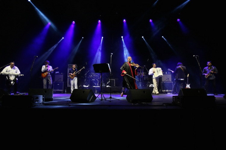 Emir Kusturica i The No smoking orchestra 2